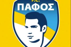 塞浦路斯球队帕福斯2014年才成立，其队徽是抗英民族英雄